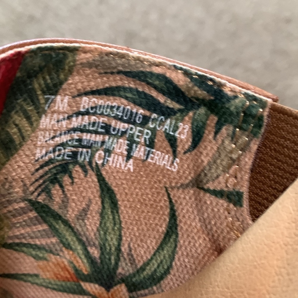 BOC Heels NWOT - Picture 4 of 5